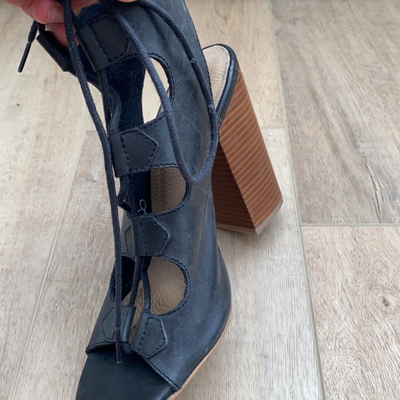 Aldo lace up heels - Picture 2 of 2
